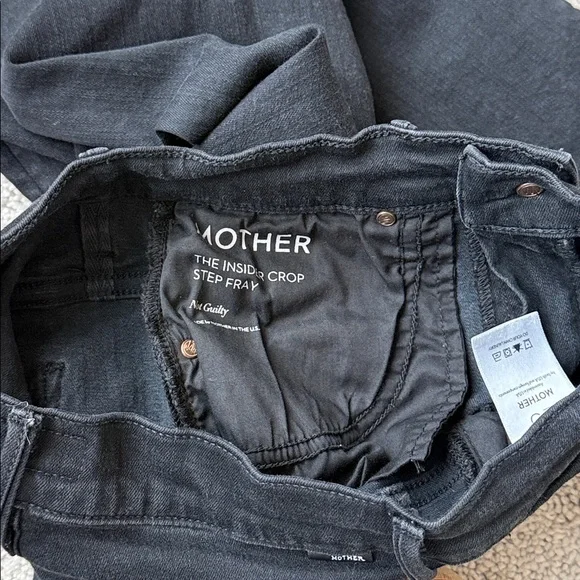 MOTHER The Insider Crop Step Fray JeansSize 25Color Not Guilty